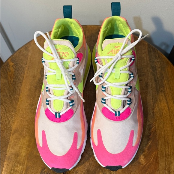 Nike Women’s Air Max 270 React - Picture 3 of 6